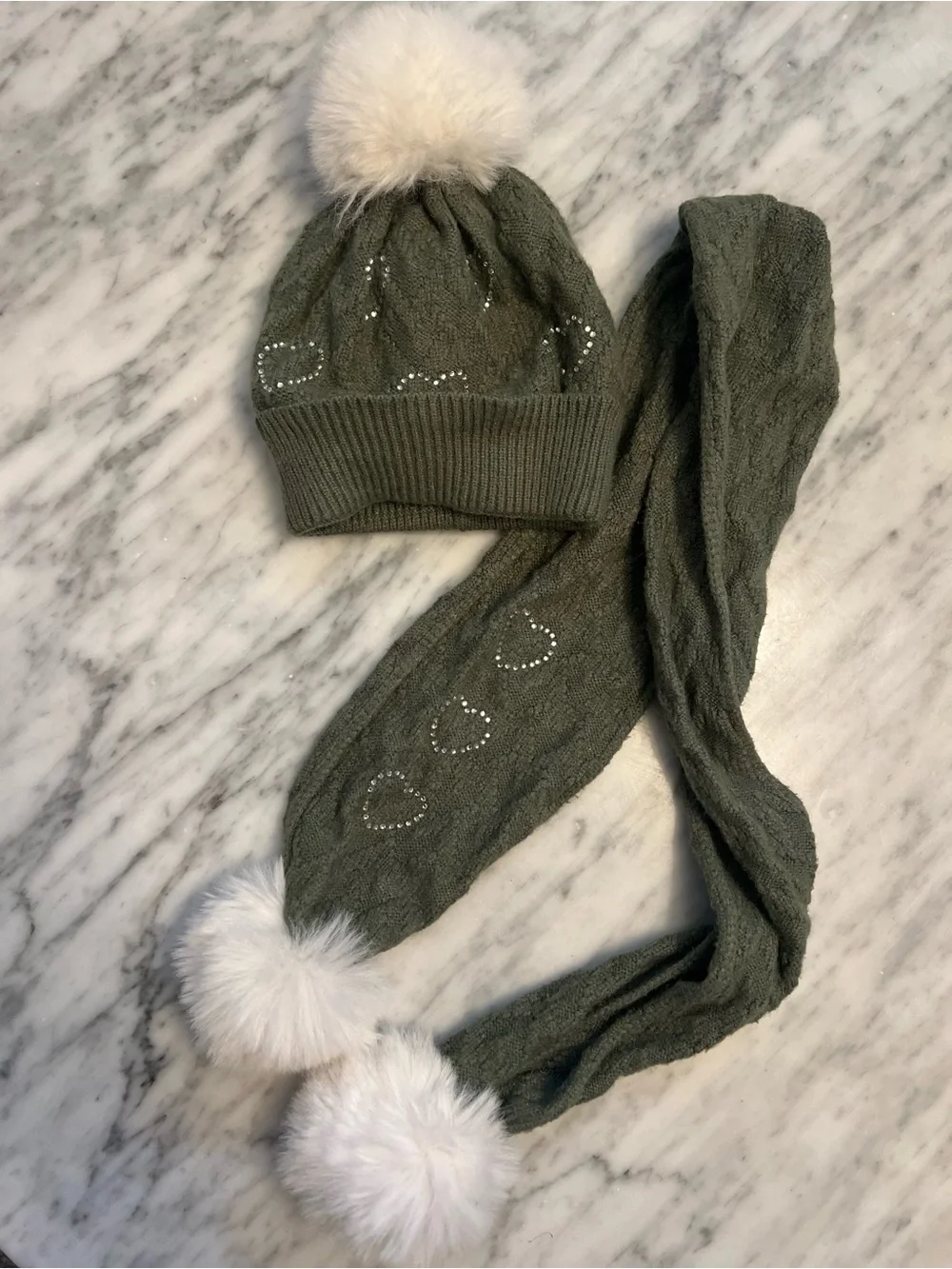 Little Girl’s Green Pom-Pom Beanie & Scarf Set